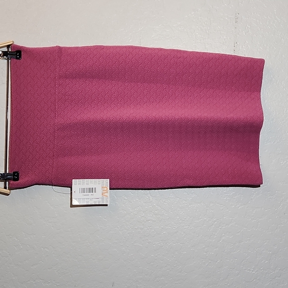 LULAROE Cassie Pencil Skirt Stretchy XS - Picture 1 of 5